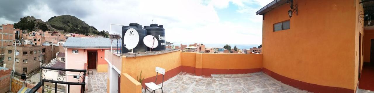 Hostal Puerto Alegre Copacabana  Buitenkant foto