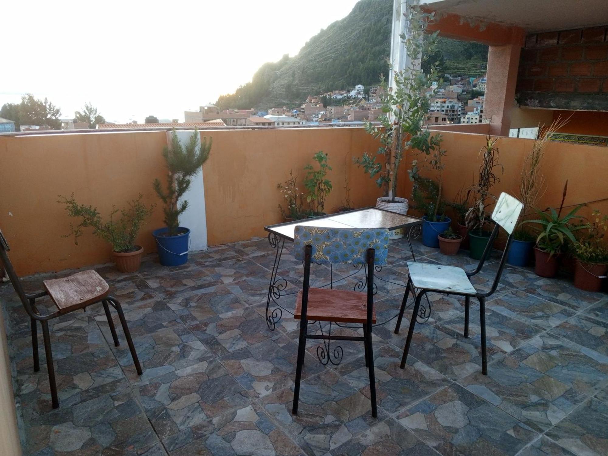 Hostal Puerto Alegre Copacabana  Buitenkant foto