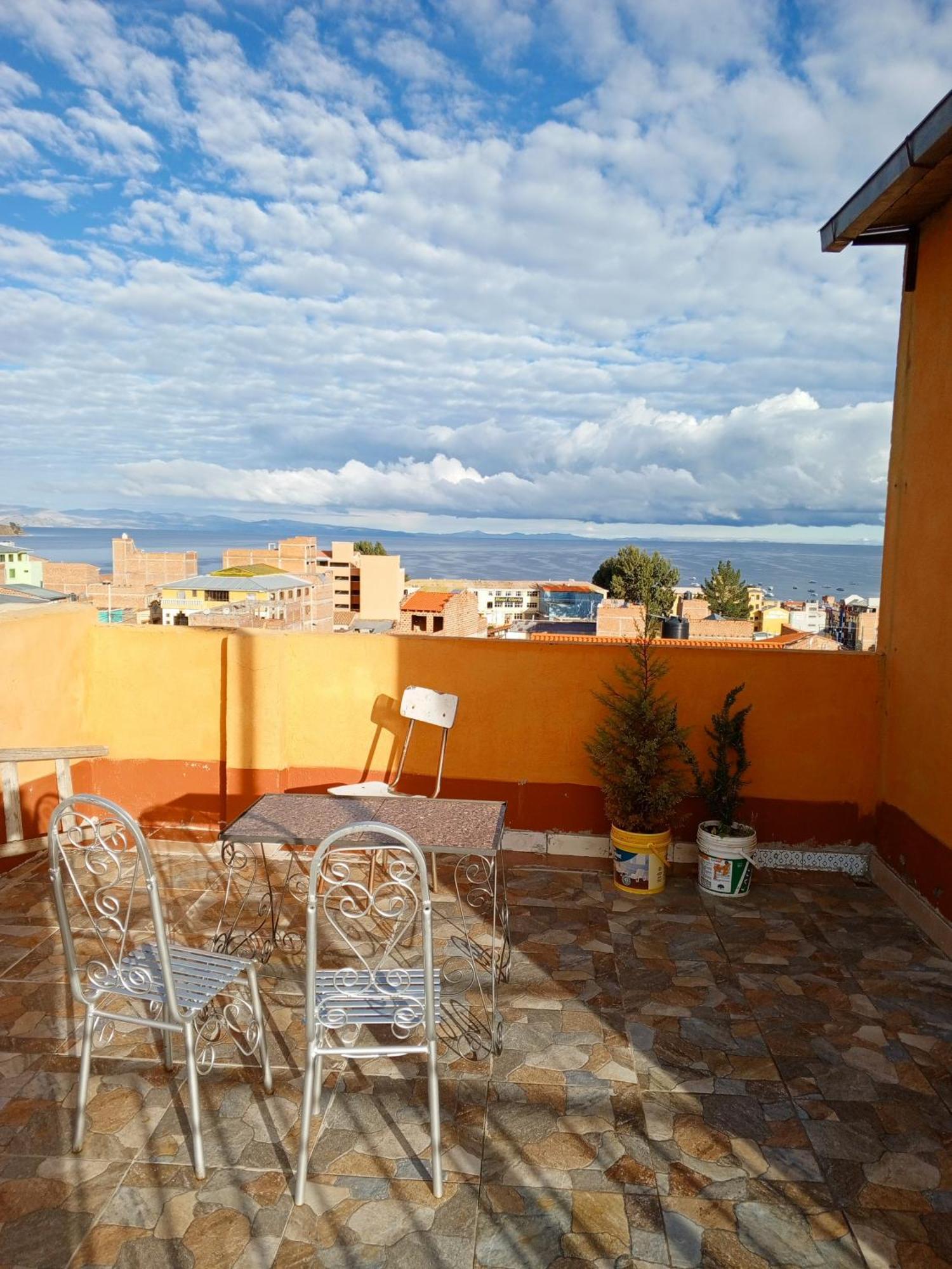 Hostal Puerto Alegre Copacabana  Buitenkant foto